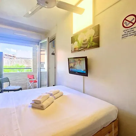 Nestor&jeeves - Bella Gambetta - Balcony - Close Sea