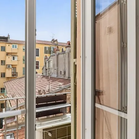 Apartment T1 Au Coeur Du Vieux-nice & Pres De La Nice