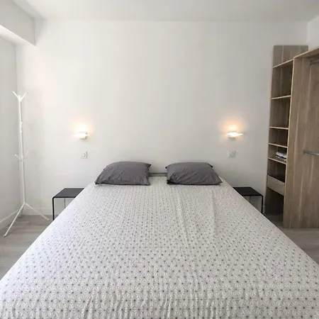 Apartment Charming With Terrace & Secure Parking *