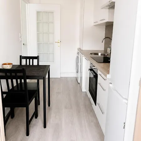 Beautiful Bright 2-bedroom 1 Minute From The Nice