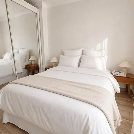 Heart Of Nice, 3min, 3 Ac Units, Balcony With 4-seater Dining!