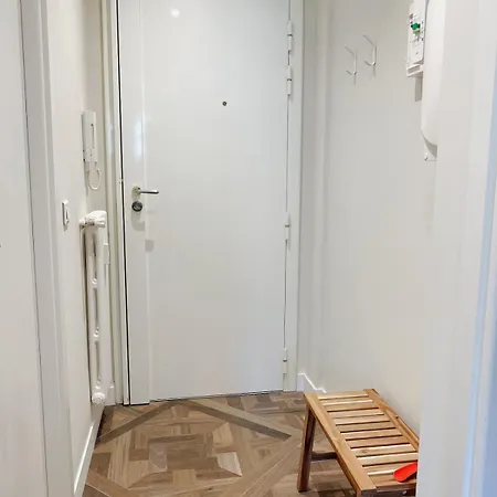 Charming Apartment, Air-conditioned And Centrally Located * Nice