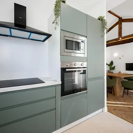 L17 Staywizus - Bosco 3bdr 2 Bath Terrace - Parking & Ac Apartment Nice