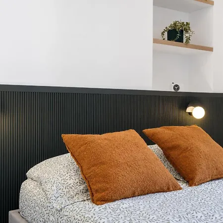 Carre D Or 2 Pieces Climatise Proche Apartment