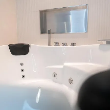 Ambiance Avec Balneo Apartment