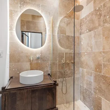For 4-people Citycenter Apartment *
