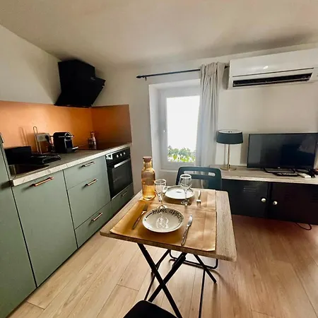 - Beautiful 5 Min From La Promenade Des - Apartment