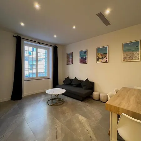 Joli Appartement Avec Jardin, 2 Chambres, Centre Ville De Nice *