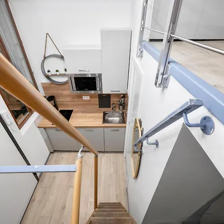 Vr Mezzanine Au Coeur Du Vieux Apartment