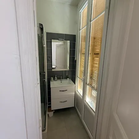 Pauline Fshh Apartment Nice