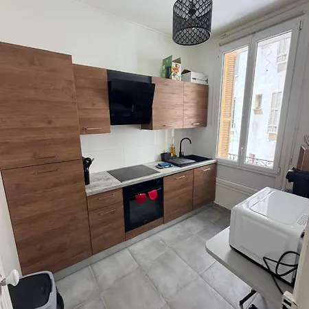 Pauline Fshh Apartment
