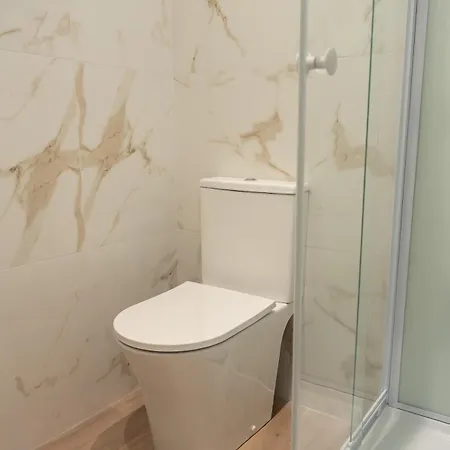 New Designer Ac Wifi Near Train Station Apartment Nice