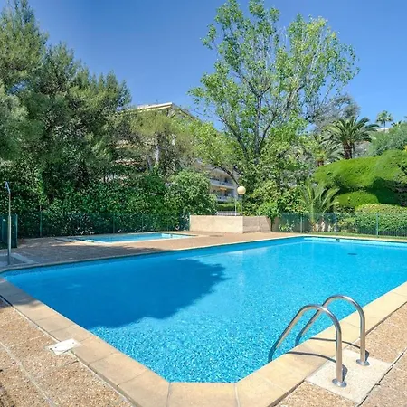 Apartment Beautiful 2-bedroom Apartment, Garden, Swimming Pool, Sea Within Walking Distance Nice