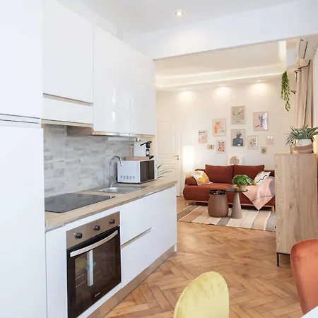 L23 Staywizus - 1 Bdr Shakespeare 2 Balconies - Clim & Wifi Apartment