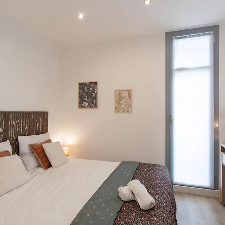 L23 Staywizus - 1 Bdr Shakespeare 2 Balconies - Clim & Wifi Nice