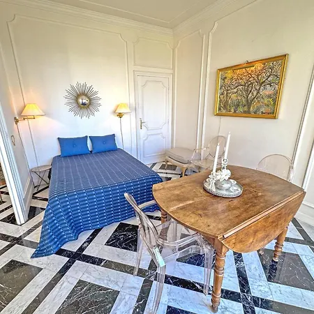 Rare Seafront Garden On Promenade Apartment Nice