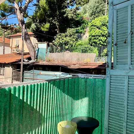 Apartment 2p Renove Dans Bel Immeuble Nicois De Caractere Nice