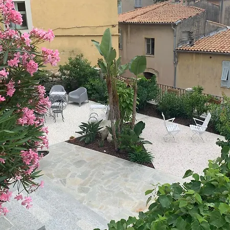 Apartment Lovely In Vieux-nice With Terrace, Garden And Ac - 10 Min To Beaches And Promenade Des Nice