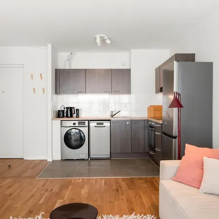 Stunning & Bright - 2 Bedrooms - Parking Wifi/ac * Nice