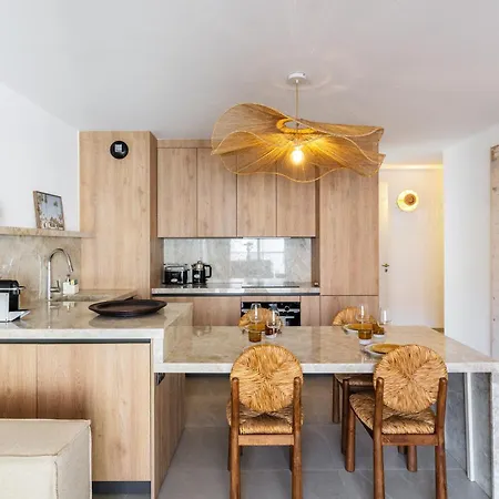 Spacious With Terrace And Parking *