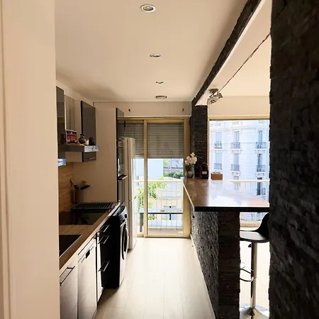 Full Furnished In Downtown With Double Ac 50m2 * Nice