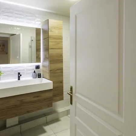 #38 Staywizus - 1bdr Place Massena - Near - Ac & Wifi Apartment Nice