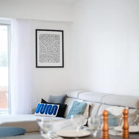 Apartment 110 M2 Family, 3 Bedrooms Ac And Terrace 8 Min Away