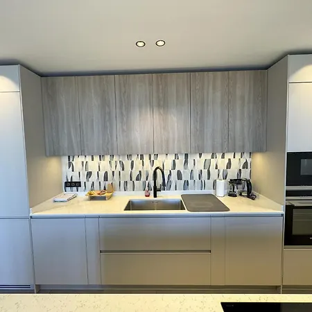 Elegant Sea Front Apartment Nice