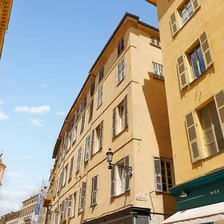 Renting - St Vincent - Floor Luxury Old Town Air-conditioned *