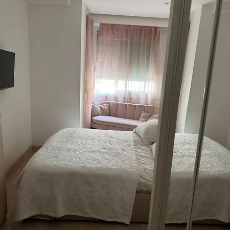 Apartment Sunny Getaway In Terrace Parking *