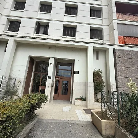 Apartment Apparently 2 Bedrooms