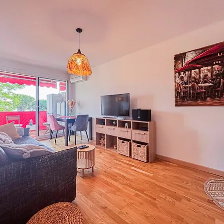 Entre Et Ville, Cocon Avec Terrasse - 3 Pers Apartment *