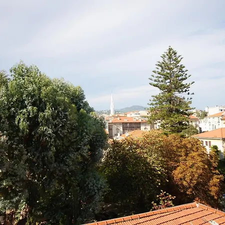 Bright 2-bedroom - La Liberation