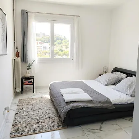 Riviera Escape Balcony Tram Airport Apartment *