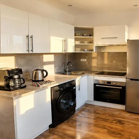 Cozy Downtown Retreat Close To Sea And Station Apartment Nice