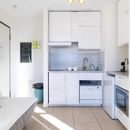 Apartment Bright With Balcony Port De Nice