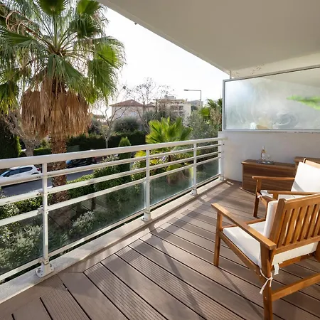 Apartment Moku Lumiere 南仏 木光居