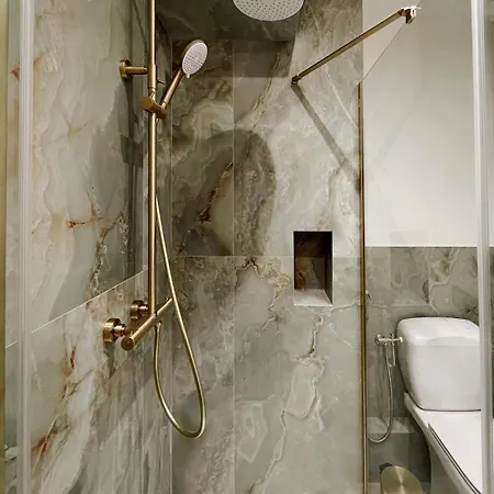 Charming Apartment, Air-conditioned And Centrally Located Nice