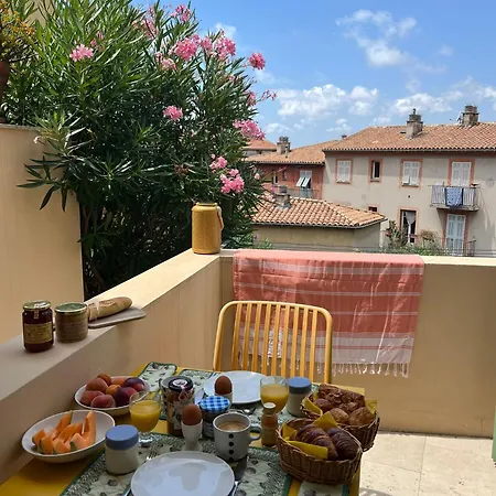 Apartment Unique Dans Le Vieux-nice! Avec Jardin Et Terrasse Nice