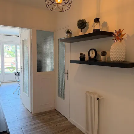 Promenade Terrace Tram 1 Min Away Apartment *