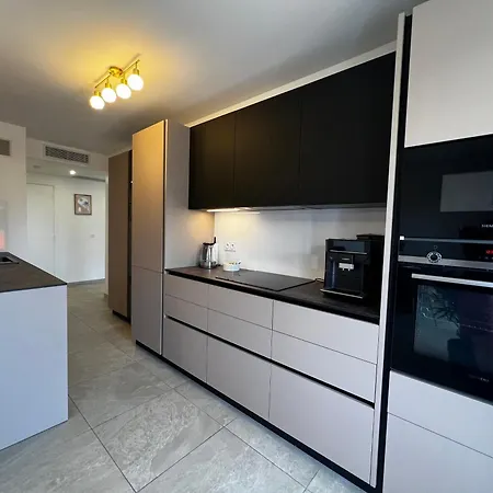 2 - Terrasse, Parking Gratuit & Climatisation *