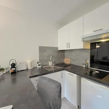 Apartment Charming Cozy With Sunny Balcony *