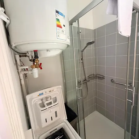 Pauline Fshh Apartment