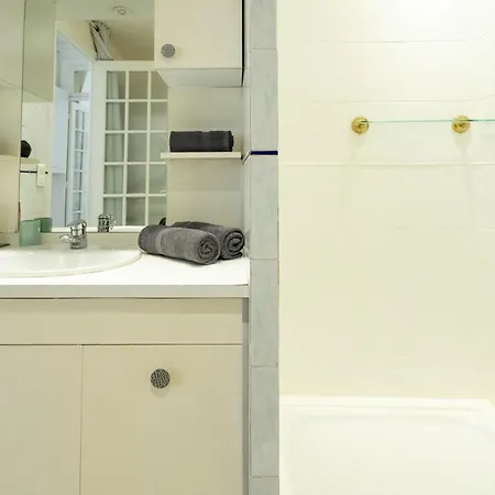 Auber Apartment