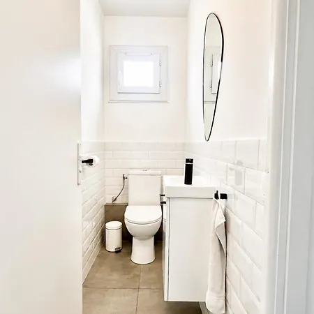 With Terrace And Unobstructed View Apartment *