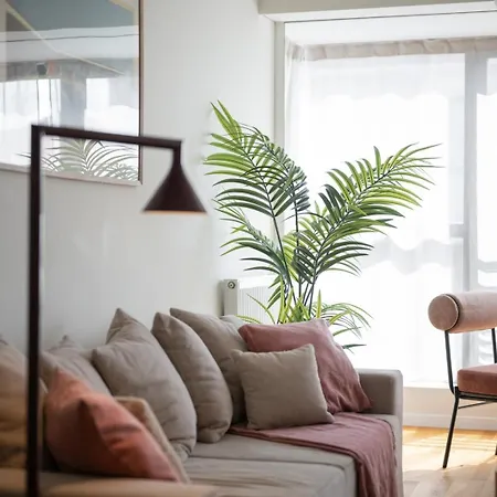 Stunning & Bright - 2 Bedrooms - Parking Wifi/ac *