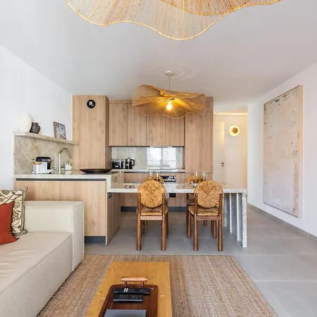 Spacious With Terrace And Parking Apartment Nice