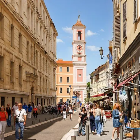 Renting - St Vincent - Floor Luxury Old Town Air-conditioned *