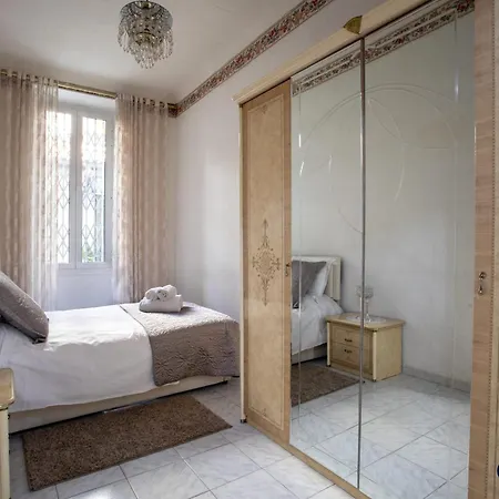 Air-conditioned In The Republique District Apartment