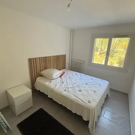 Apparently 2 Bedrooms Apartment *